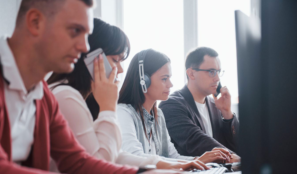 Maximizing Impact: How to Measure the ROI of Support Training Program